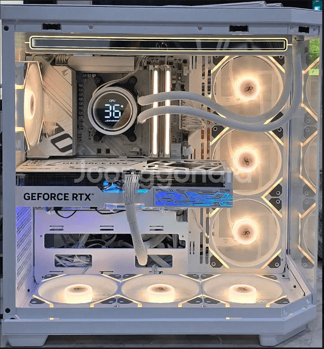 9800X3D 갤럭시RTX5080 화이트 튜닝 어항PC--3