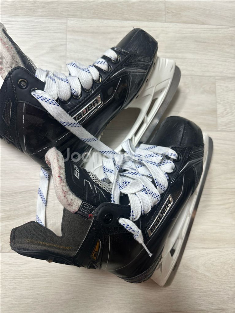 바우어 아이스하키 스케이트 3.5EE--1