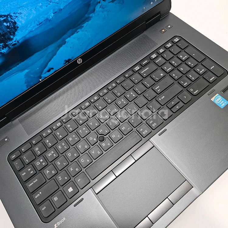 HP노트북 워크스테이션 I7/램16/저장756/17--3