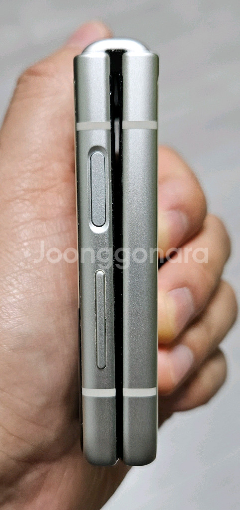 갤럭시 Z플립3 크림 256GB 싸게 팝니다.--5
