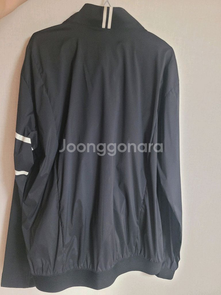 지포어 남성 바람막이 2xl 화이트 블랙 팝니다--3