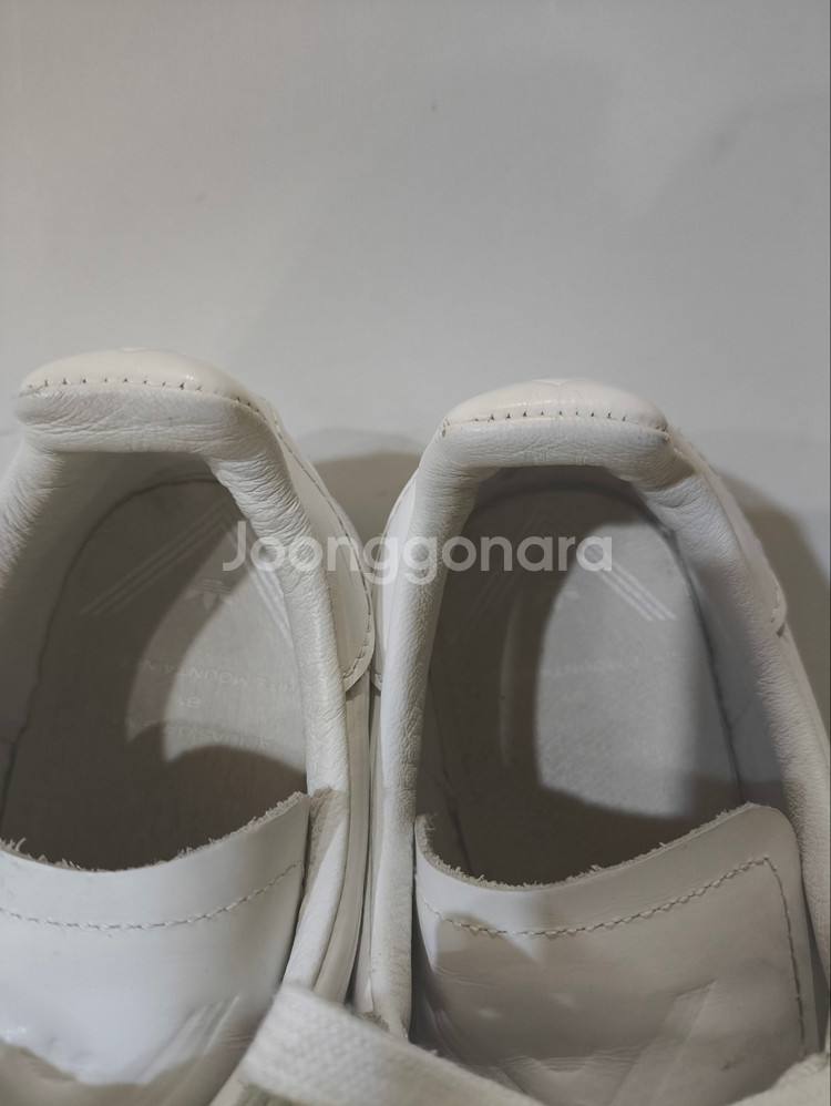 245mm 아디다스 x 화이트마운티어링 스니커즈--5