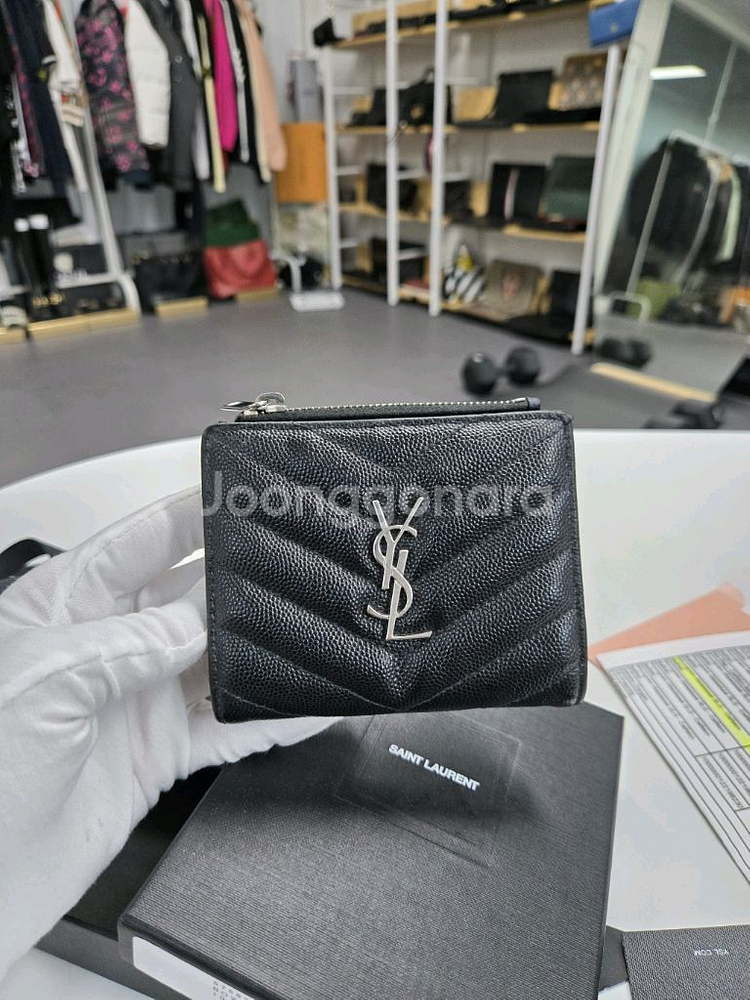 [A급컨디션]입생로랑 지퍼 반지갑 은장--0