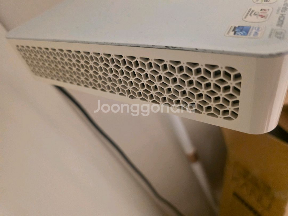 LG빔프로젝터 팝니다.pf87k--2