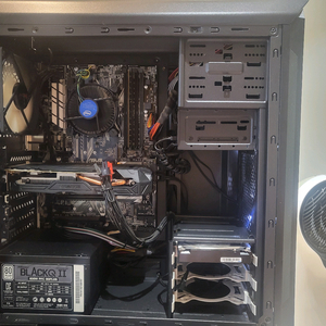 본체 i5-7600 GTX 1060 + 2테라 외장하드