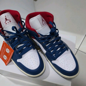 나이키 NIKE 조던 우먼스 에어 1 미드 프렌치블루