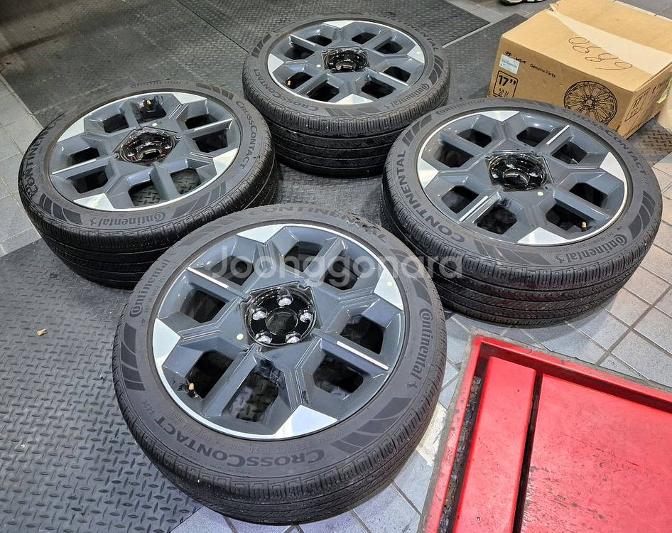 EV6 20인치 순정 휠,타이어 세트 판매합니다--0