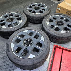 EV6 20인치 순정 휠,타이어 세트 판매합니다