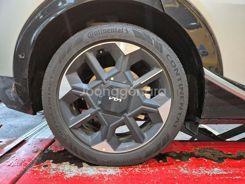 EV6 20인치 순정 휠,타이어 세트 판매합니다--2