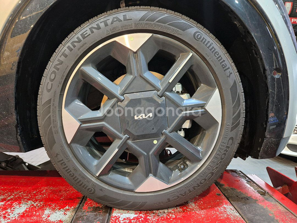 EV6 20인치 순정 휠,타이어 세트 판매합니다--1