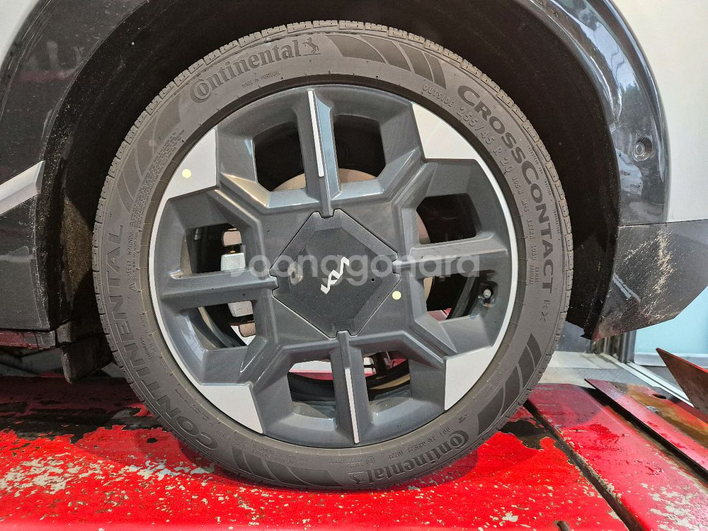 EV6 20인치 순정 휠,타이어 세트 판매합니다--3