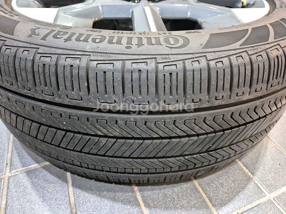 EV6 20인치 순정 휠,타이어 세트 판매합니다--5