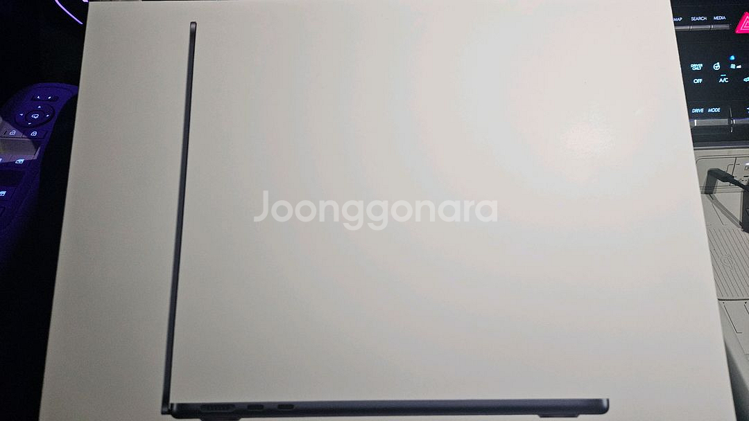 맥북에어 13 m2 미개봉 새상품 256g 팝니다--0