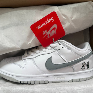 나이키x슈프림 SB Dunk Low(화이트)