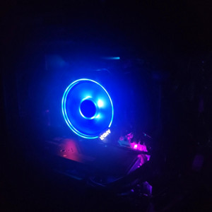 AMD Ryzen 데스크탑 PC 판매합니다.