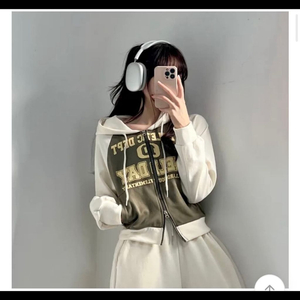 에이블리 프린팅 크롭 투웨이 후드집업 (새상품)