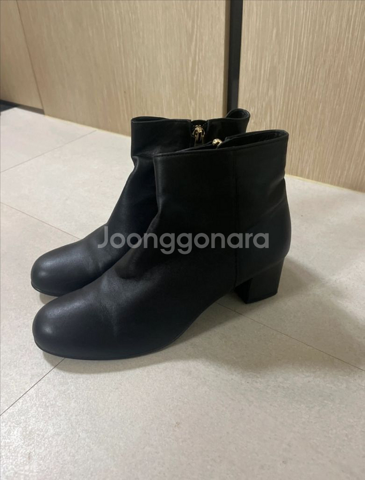 새상품) 비제바노 앵클부츠 240--1