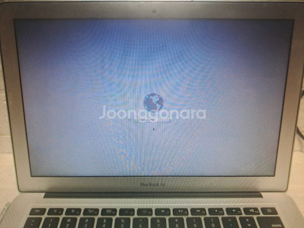 애플 맥북에어 A1369 본체만 정크로 판매--3