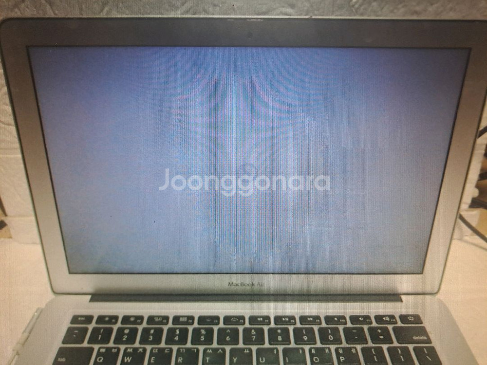 애플 맥북에어 A1369 본체만 정크로 판매--2