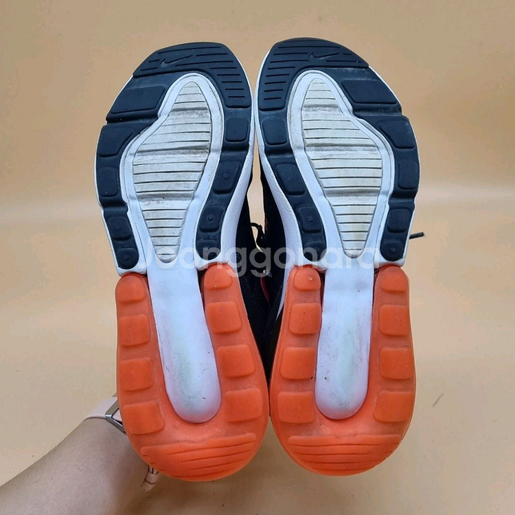 나이키 에어맥스 270 크림슨 운동화 225.--2