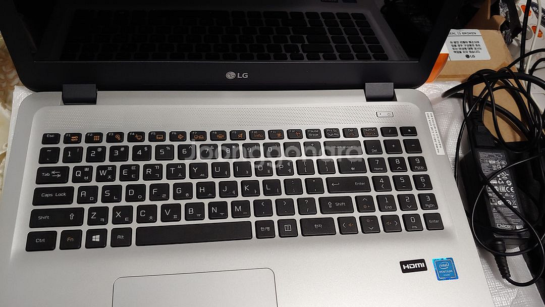 LG 울트라PC 노트북:15U480-LA1SK 팝니다.--2