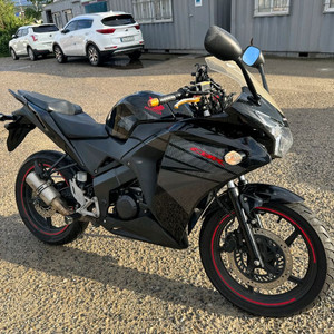 혼다 cbr125 17년 풀배기 짧은키로수 판매합니다