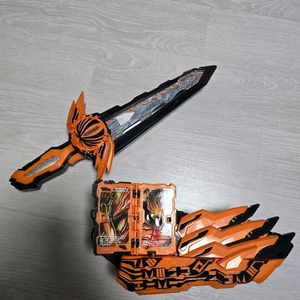 가면라이더 세이버 팔시온 드라이버 팝니다