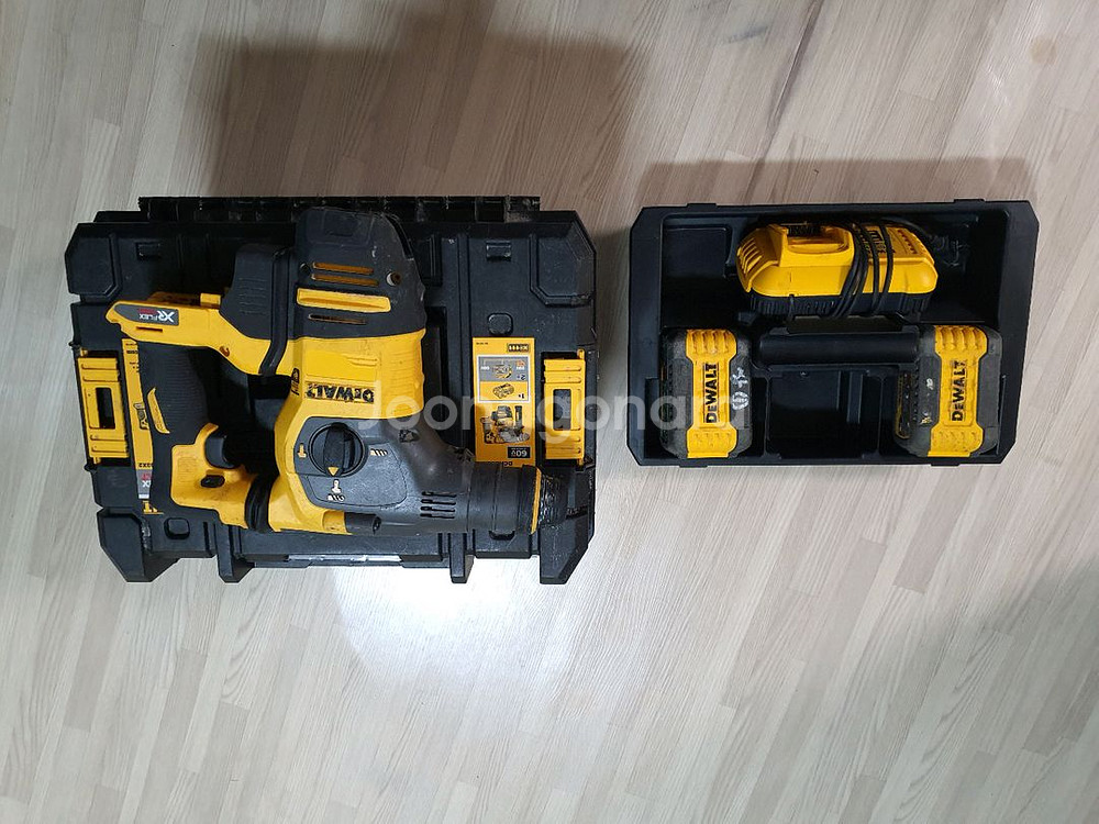 디월트dch333 햄머드릴--0