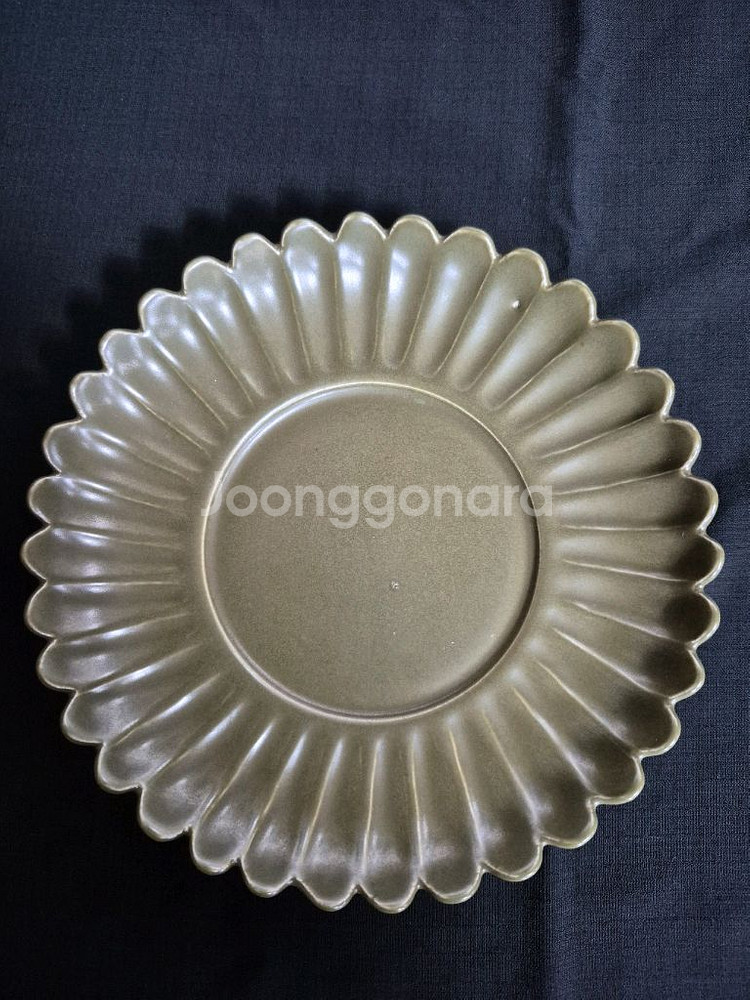 중국도자기. 다엽말유. 국화문 화형 반. 접시.--0