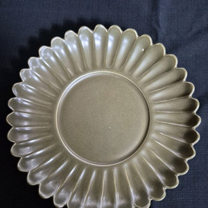 중국도자기. 다엽말유. 국화문 화형 반. 접시.