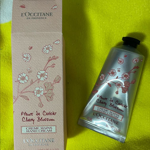 록시땅 체리 블라썸 핸드크림 75ml 새상품 판매합니다