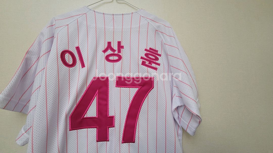 <새상품>LG트윈스 핑크유니폼 헬로키티 95 이상훈--3