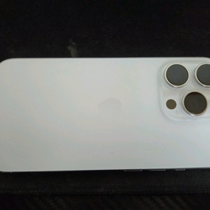 아이폰 16프로 256GB 화이트 팝니다.