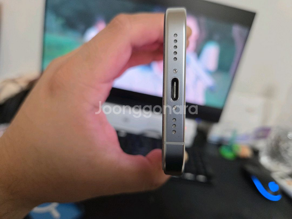 아이폰 16프로 256GB 화이트 팝니다.--2