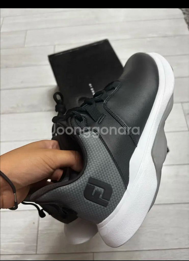 풋조이 pro lite 스파이크리스 골프화 팝니다--3