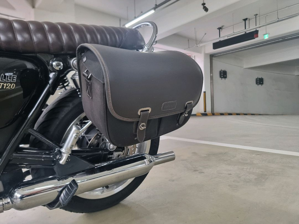 트라이엄프 본네빌 t120 오토바이 23년 이미지