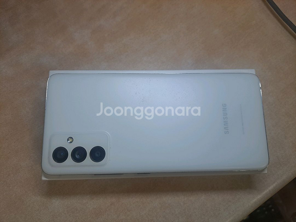갤럭시퀀텀2 128g--1