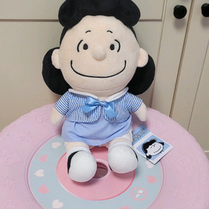 스누피 루시 밴 펠트 인형