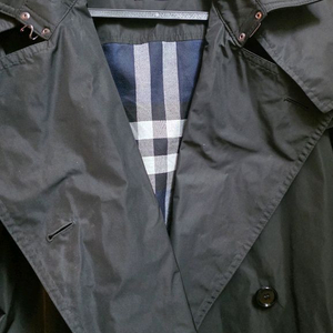 [가격인하] 버버리 엠버포드 블랙 여성용 트렌치코트