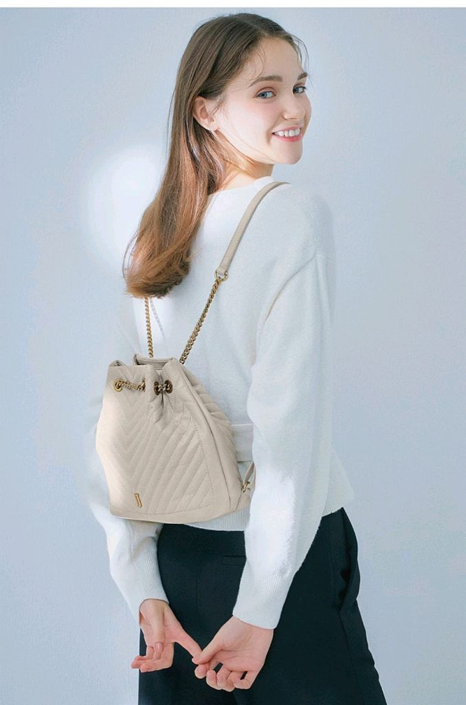 제이에스티나 백팩 이미지