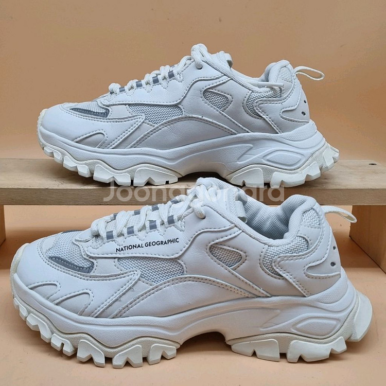 내셔널지오그래픽 트리핀라이노 운동화230--0