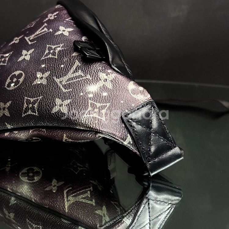 [새상품급]루이비통 디스커버리 갤럭시 힙색 범백--4