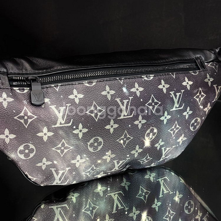 [새상품급]루이비통 디스커버리 갤럭시 힙색 범백--7