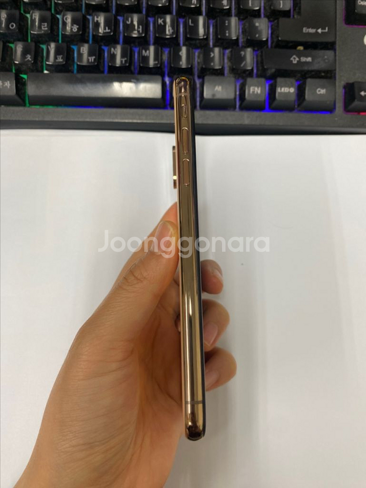 아이폰XS 골드 SSS급 256G 배터리100%--3