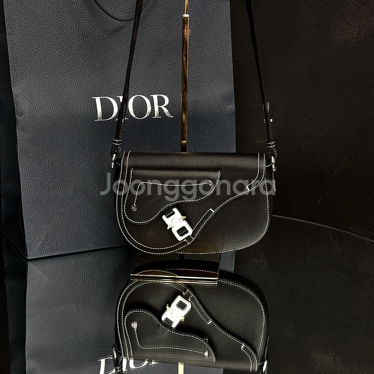 [새상품급]디올 새들 스트랩 신형 메신저백 갤럽힛더로드--1