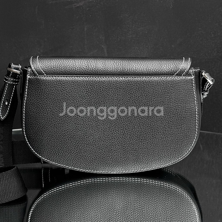 [새상품급]디올 새들 스트랩 신형 메신저백 갤럽힛더로드--7