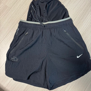 나이키 스트라이드 러닝 디비전 5인치 쇼츠 M사이즈 팜