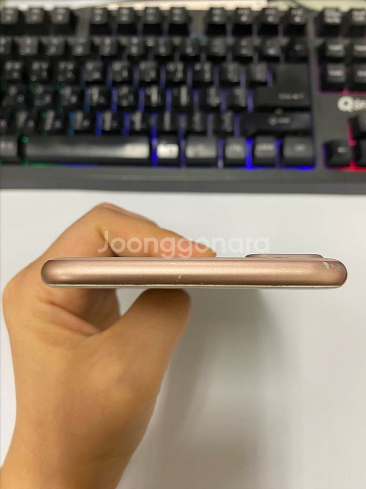 아이폰8플러스 로즈골드 외관깔끔 64GB 지녀폰--3