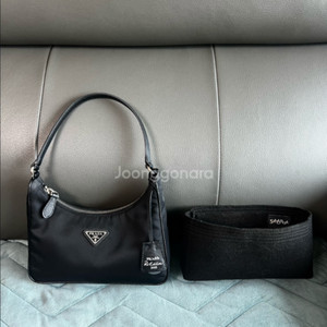 프라다 리에디션 리나일론 호보백