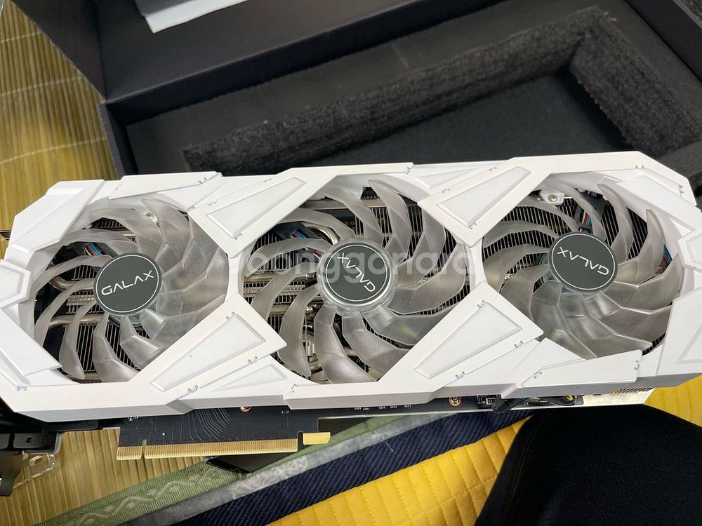 GALAX RTX 3070ti EX GAMERWHITE--1